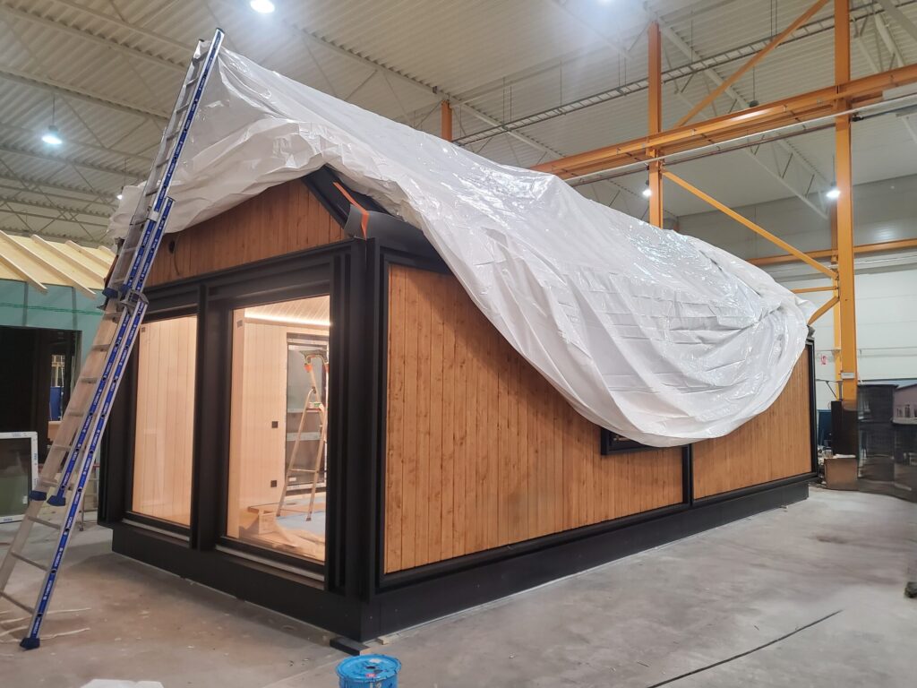 How to pack a gable roof house with HEAT³ EasyPack™